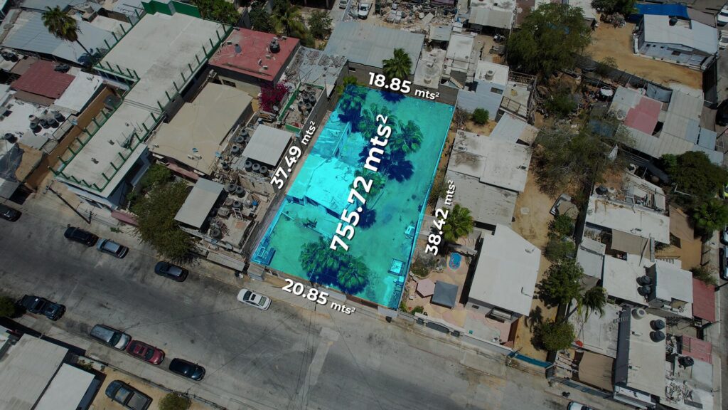 Los Cabos Monte Real esta encantadora casa esta ubicada en la Colonia Monte real, comunidad familiar y tranquila , esta totalmente bardeada con un patio muy amplio y un diseño en el patio frontal muy familiar cerrado. tambien cuenta con una construcción extra como oficina con su baño independiente en la parte trasera de la propiedad,como extra tiene doble accesos de entrada hacia la propiedad. – 5 DE FEBRERO, Cabo San Lucas, BS