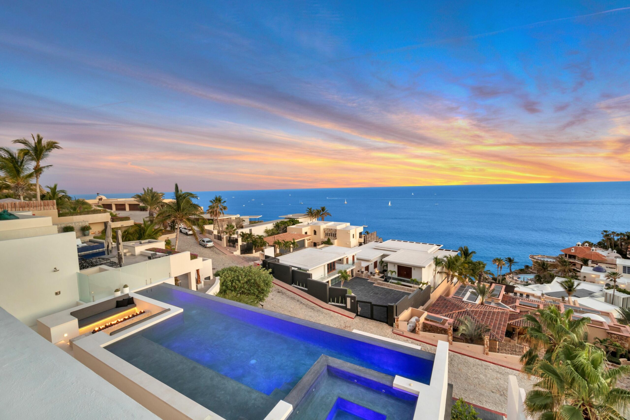Los Cabos Pedregal Csl Welcome to your cozy piece of paradise in the heart of Pedregal! This lovely 4-bedroom, 3-bathroom home is full of classic Mexican charm. Beautifully maintained, the house has a warm, cheerful energy that makes you feel right at home the moment you walk through the door.Enjoy relaxing afternoons and stunning Marina for sale