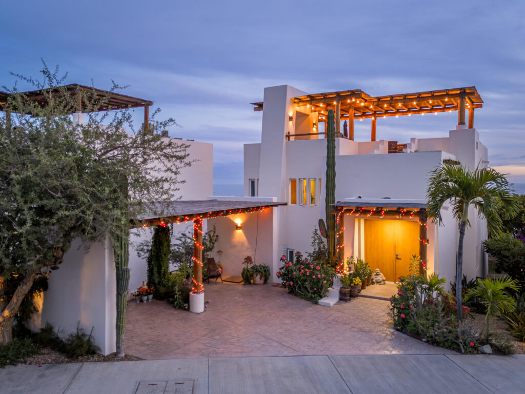 Los Cabos Blue Moon Located in the prestigious gated community of Pedregal, Villa De La Luz offers timeless Mexican Hacienda architecture combined with spacious living and exceptional comfort.This beautifully designed residence features expansive indoor and outdoor areas, ideal for both full-time living and entertaining. Bright interiors flow seamlessly to generous terraces, creating the perfect setting to enjoy Cabo's lifestyle.The home offers 6 en-suite bedrooms, a fully equipped kitchen, and thoughtfully designed living spaces. Outdoor amenities include a private swimming pool, jacuzzi, and BBQ area, providing an ideal environment for relaxation and gatherings.Include a two-car garage, ample storage, and access to Pedregal's exclusive amenities, including 24/7 security, beach and green areas. – LA VISTA 7 ARCH VIEW, Cabo Corridor, Cabo Corridor, BS