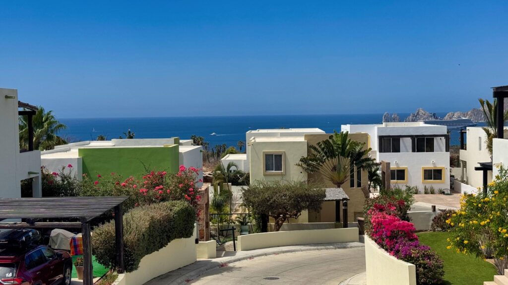 Los Cabos La Cima This House perfectly located in El Tezal Cabo San Lucas offer less than 5 minutes drive to El medano beach, costco, Soriana super market(24hrs) school, hospital walmart and many restaurants, with also ocean – Punta Arena F-4, Cabo Corridor, BS