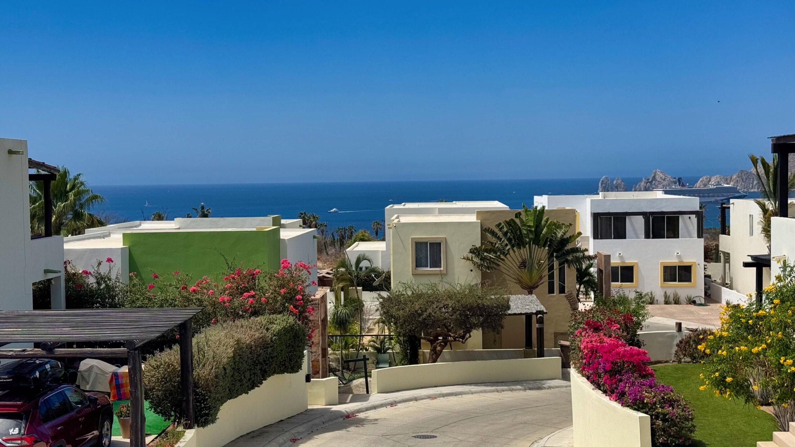 Los Cabos La Cima This House perfectly located in El Tezal Cabo San Lucas offer less than 5 minutes drive to El medano beach, costco, Soriana super market(24hrs) school, hospital walmart and many restaurants, with also ocean – Punta Arena F-4, Cabo Corridor, BS