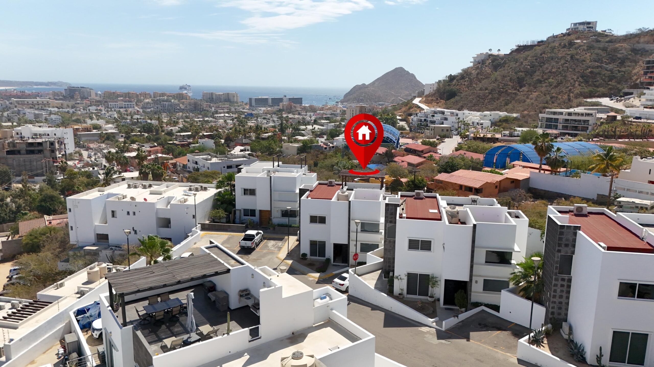 Los Cabos Pedregal Csl Welcome to your cozy piece of paradise in the heart of Pedregal! This lovely 4-bedroom, 3-bathroom home is full of classic Mexican charm. Beautifully maintained, the house has a warm, cheerful energy that makes you feel right at home the moment you walk through the door.Enjoy relaxing afternoons and stunning Marina for sale