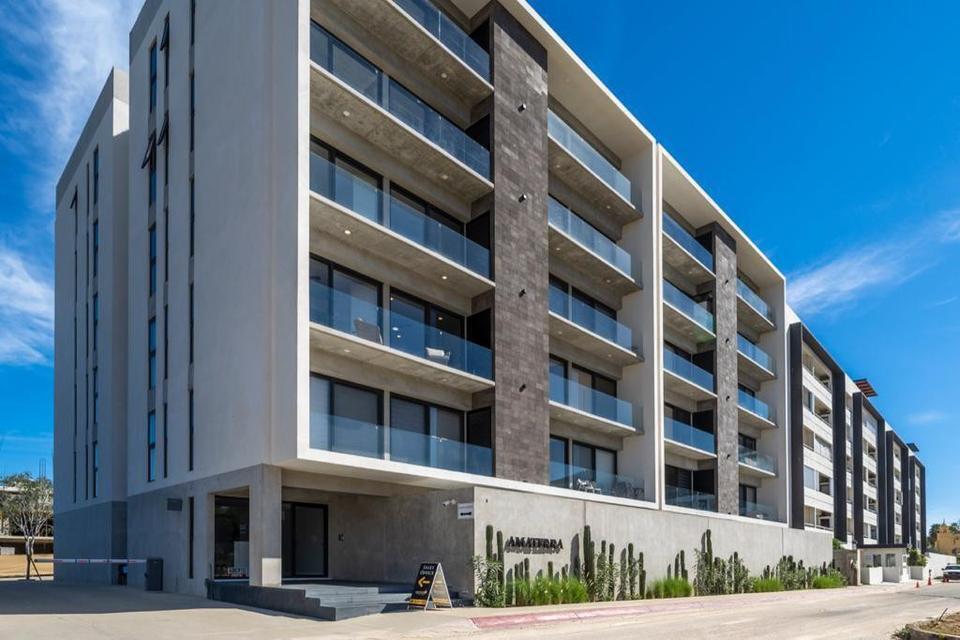 Los Cabos Amaterra PENTHOUSE 601A is a turnkey 2 bedroom/2 bathroom fully furnished condo. This condo comes with 1 covered parking spot and a large private bodega as well as an additional uncovered parking spot.Walking distance to the marina and downtown and only 500 yards to the beach!This condo has an impressive rental history and is an excellent investment property. – Amaterra, Cabo Corridor, Cabo Corridor, BS