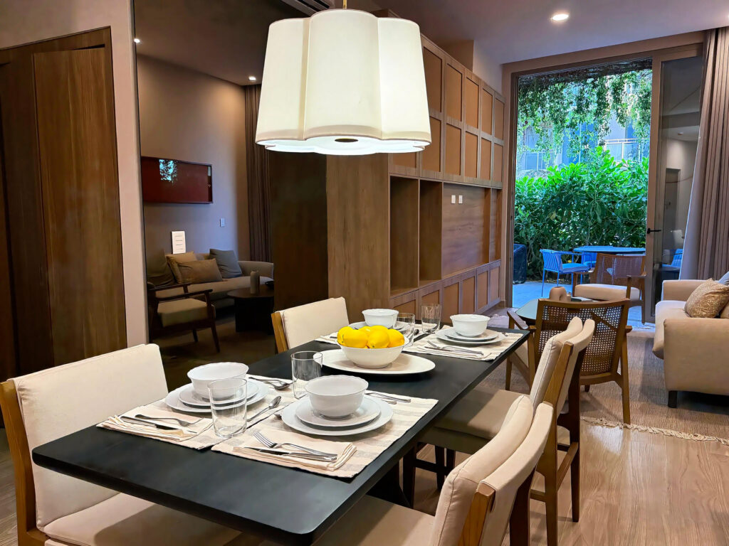 Los Cabos Las Arenas Welcome to your own private tropical retreat!This beautifully furnished **ground-floor 2-bedroom condo** is completely turnkey and comes with everything you see in the – 2bd Unit walk out to Pool, Cabo Corridor, Cabo Corridor, BS