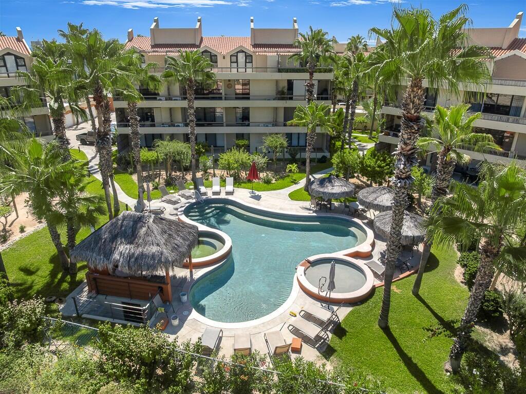 Los Cabos Club La Costa Best Value In Club la Costa - ''Impecable condition'' penthouse with private garage. Fully equipt two storey home with fresh paint, for sale